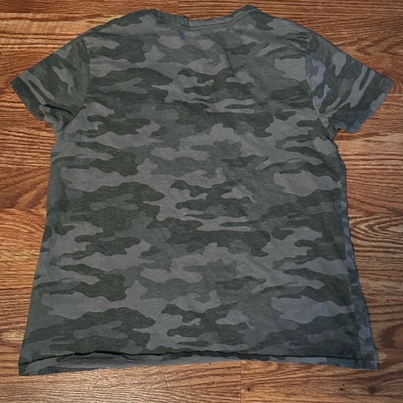 Universal Thread camo tee - Picture 2 of 6